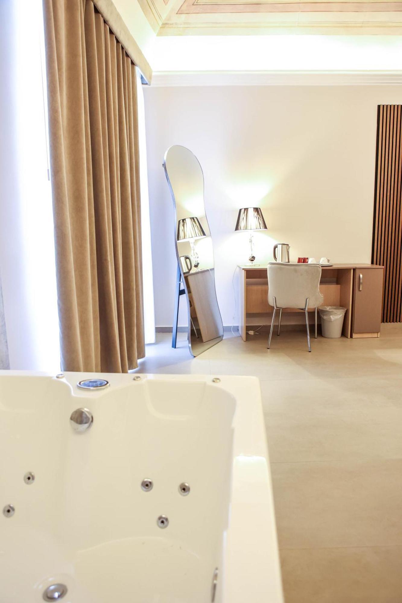 B&B Suites&Rooms Piazza Dei Martiri Catania Exterior foto